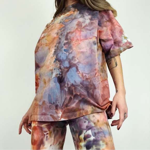 Hand-Dyed Oversized Marbled T-Shirt | Size L - Picture 6 of 11